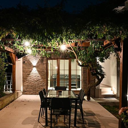 House Wisteria Villa Rakovica Eksteriør bilde