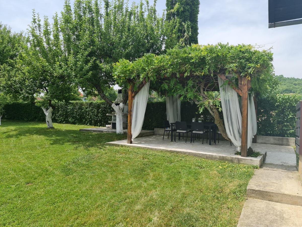 House Wisteria Villa Rakovica Eksteriør bilde