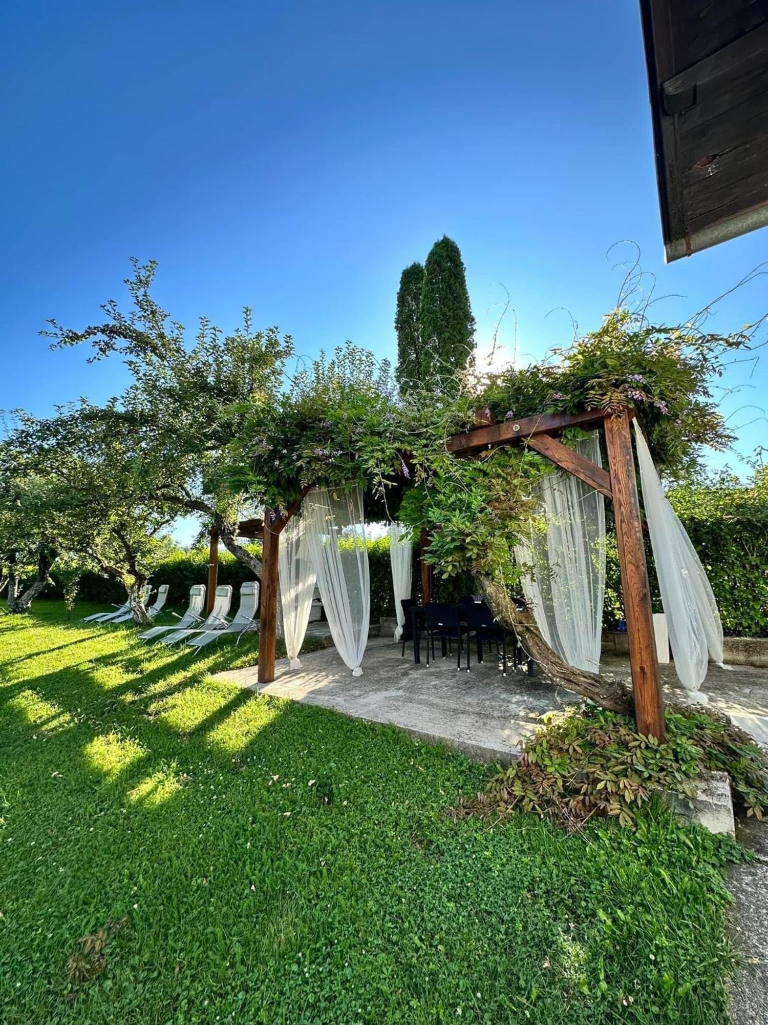 House Wisteria Villa Rakovica Eksteriør bilde